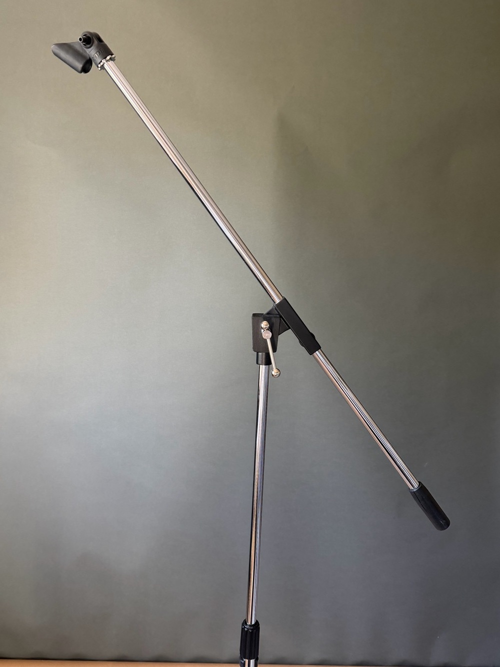 RODE Mic Stand RODE Tripod Microphone Stand with Telescoping Boom NEW
